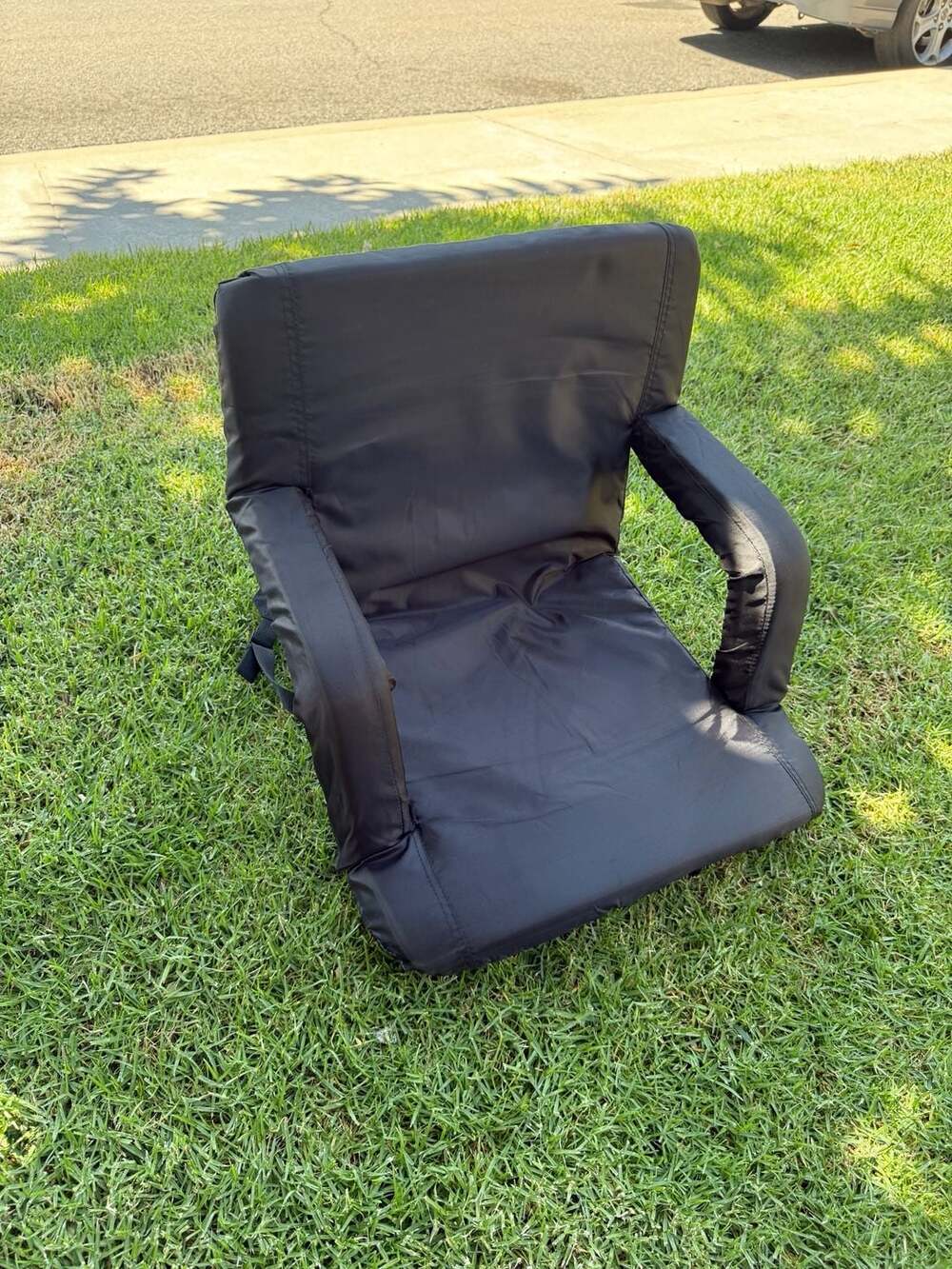 Picnic Time Oniva Portable Reclining Stadium Seat with Backpack Straps